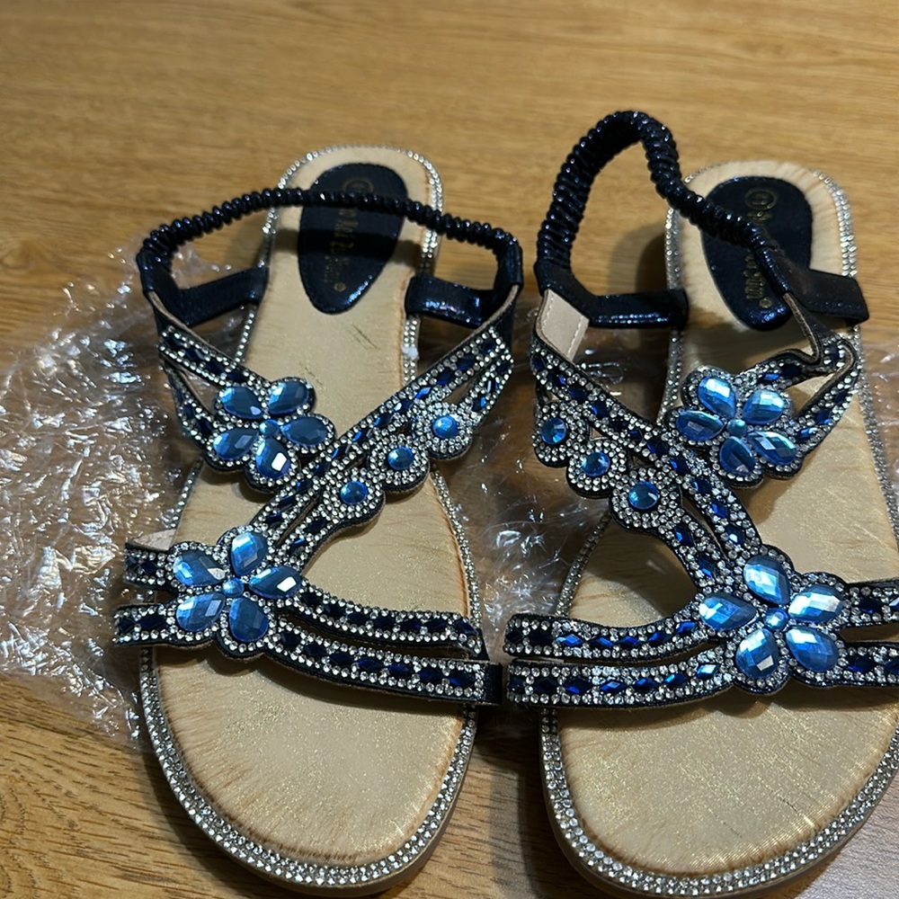 Women's T-Strap Beaded Flower Rhinestone Flat Sandals